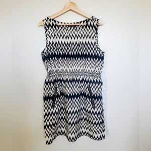 💚5/$25 Speed Control Chevron Print Elastic Waist Sleeveless Dress Size Large
